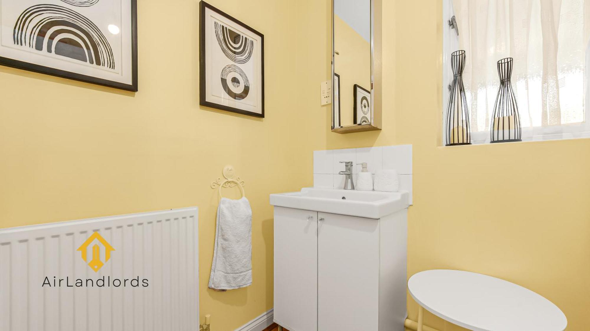 Exclusive 3 Bedroom House Near Manor House! * Londres