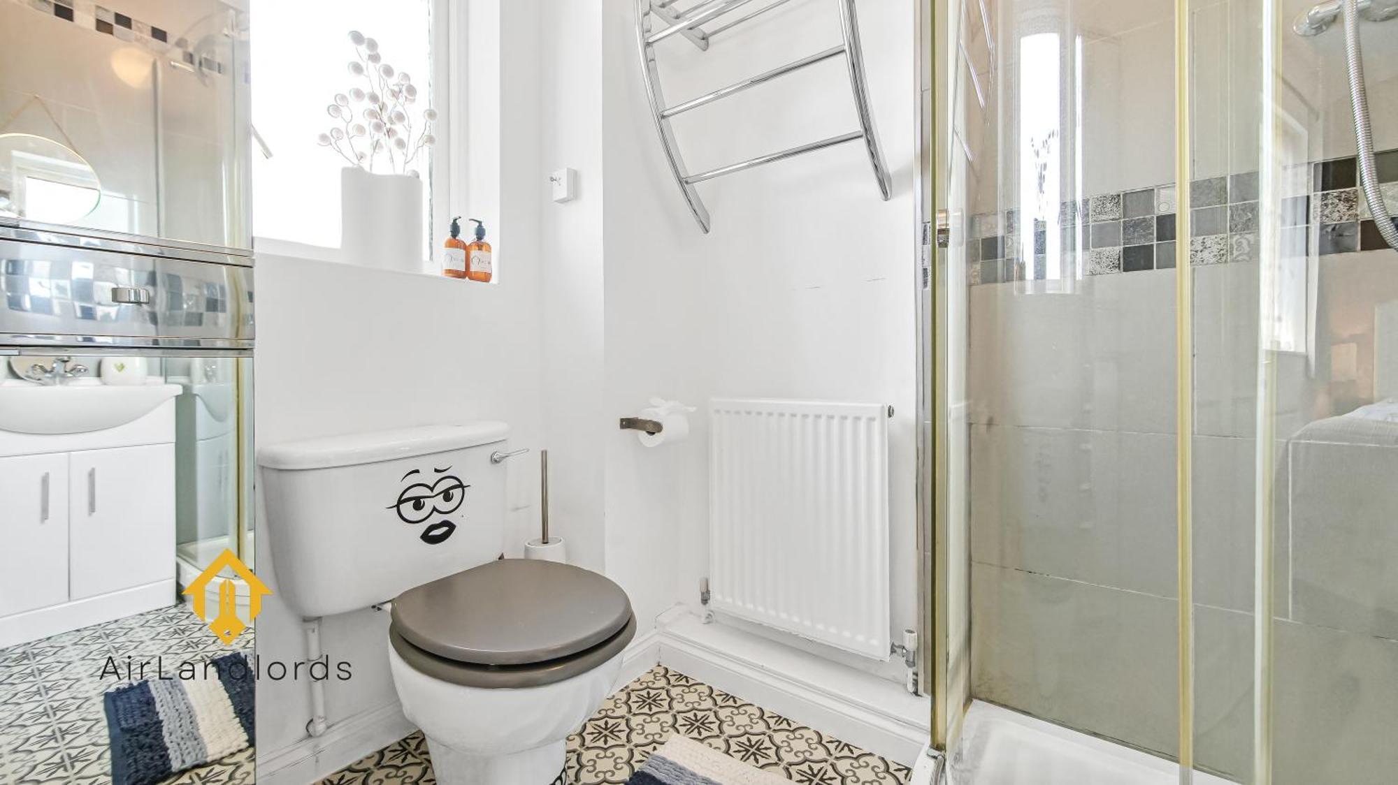 Exclusive 3 Bedroom House Near Manor House!