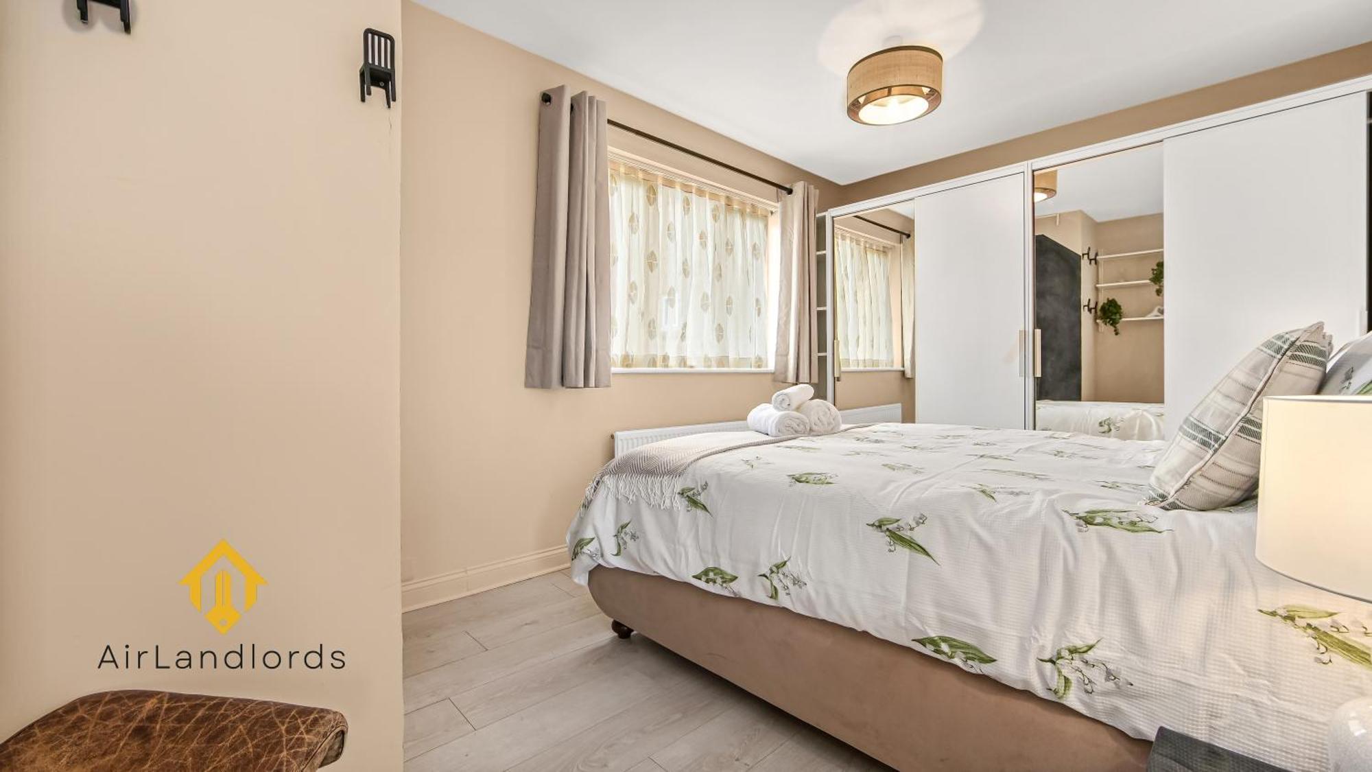 Exclusive 3 Bedroom House Near Manor House!